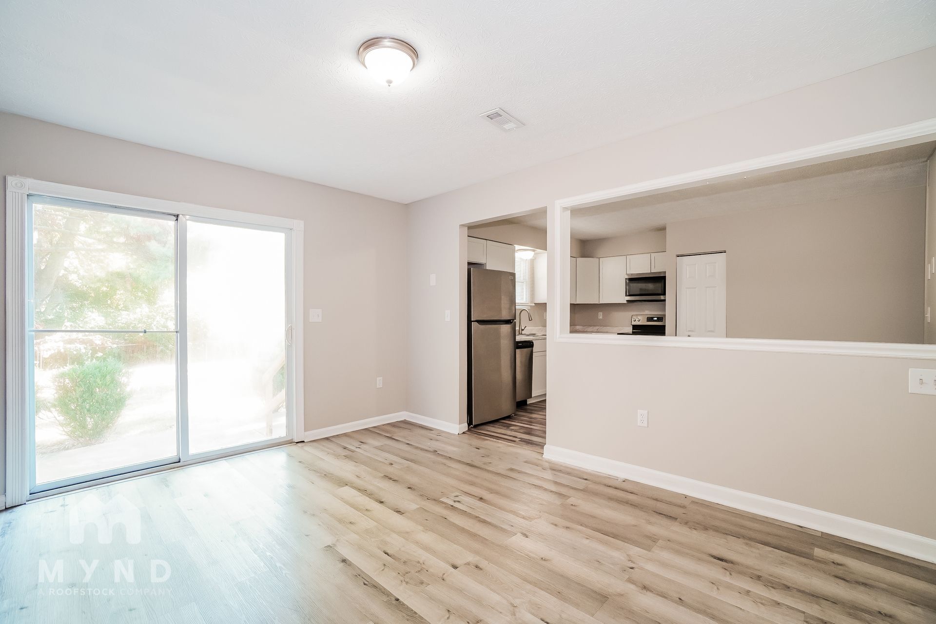 Building Photo - 1484 Willow View Dr