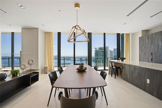 Building Photo - 650 NE 32nd St