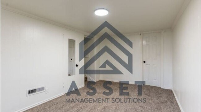 Building Photo - 4 Bedroom Rent to Own Home Available!