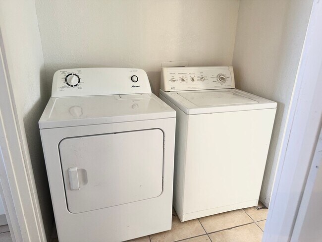 Building Photo - Madison