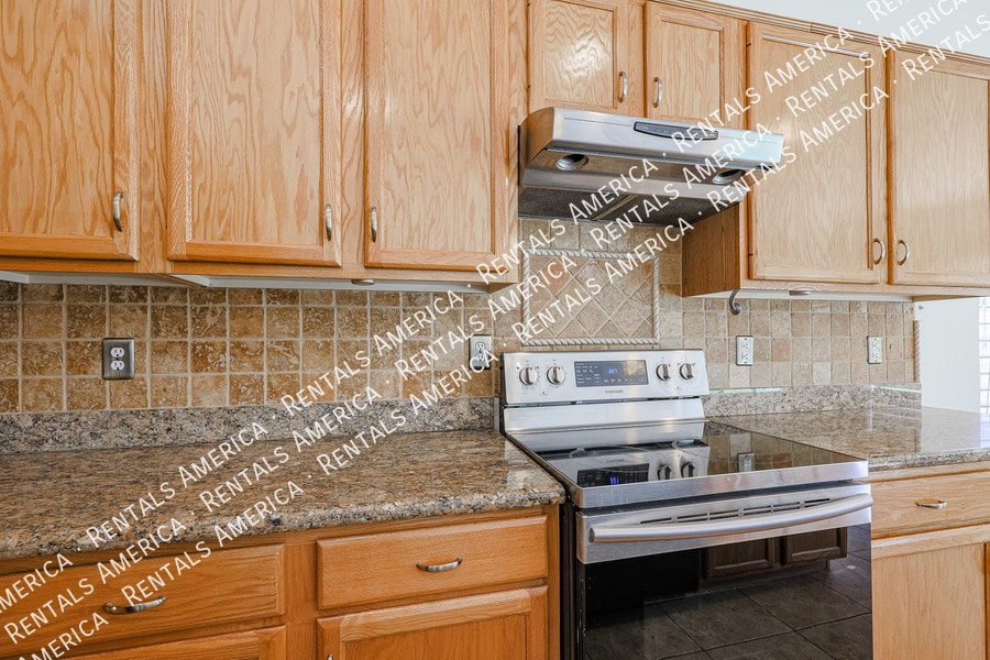 Building Photo - 4647 E Lavender Ln