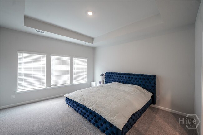 Building Photo - 109 Binscombe Ln