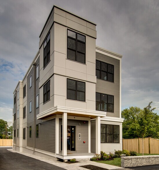 Building Photo - 46 Murdock St