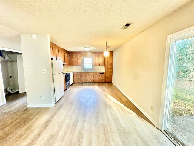 Building Photo - 507 Ebenezer Ave