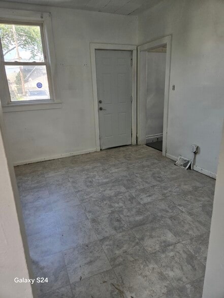 Building Photo - 1135 Woodville Rd
