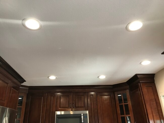 Building Photo - 9660 Durham Dr