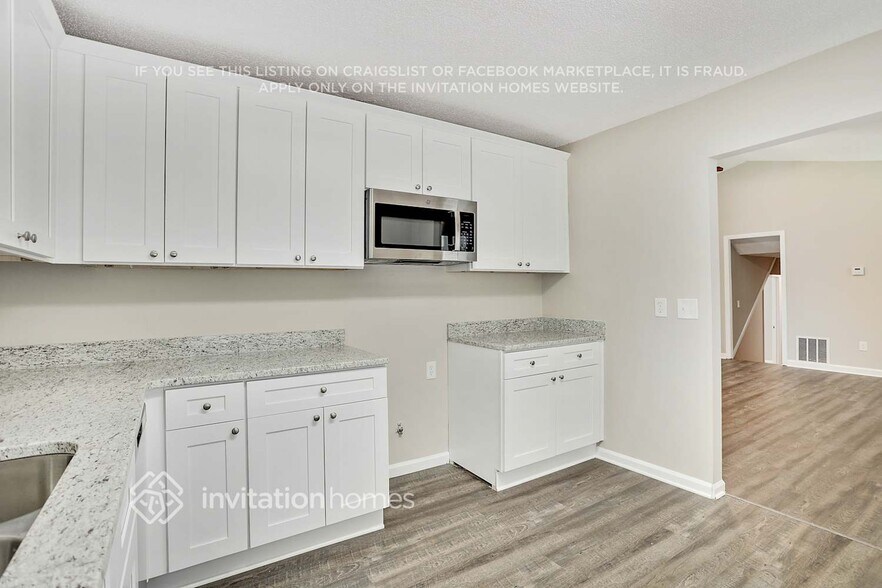 Building Photo - 832 Post Rd Cir