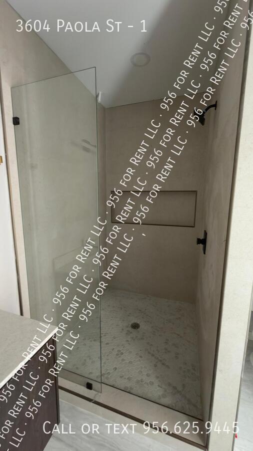 Building Photo - 3604 Paola St