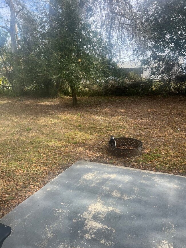 Building Photo - Wonderful 2 bedroom home with Addition Den or Office, Great Location