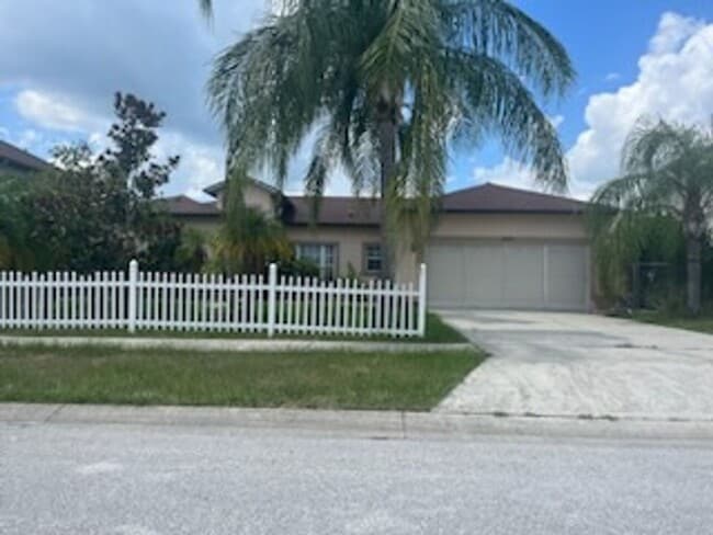Building Photo - Kissimmee Home