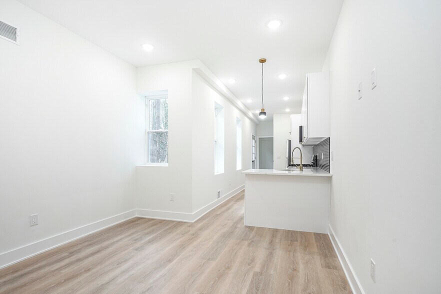 Building Photo - 1822 S 20th St