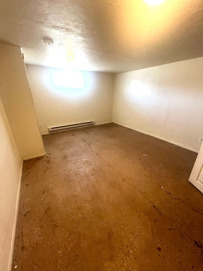 Building Photo - 424 N 13th Ave