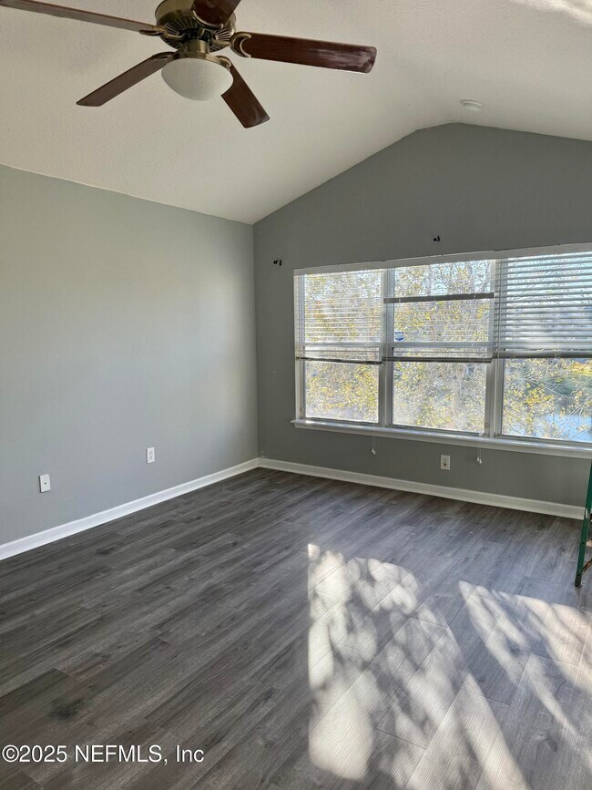 Building Photo - 4210 Highwood Dr