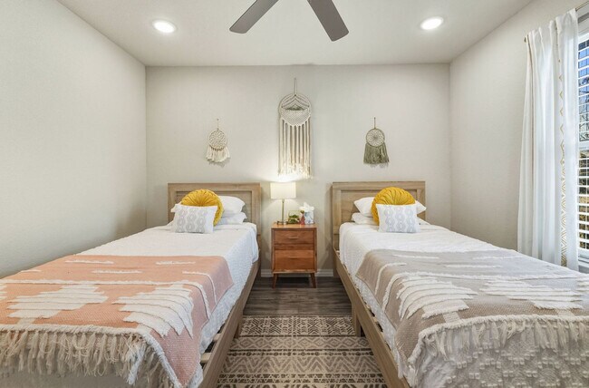 Building Photo - 9 Purfleet Dr