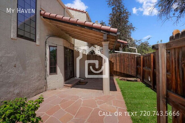 Building Photo - 1620 S Quebec Way