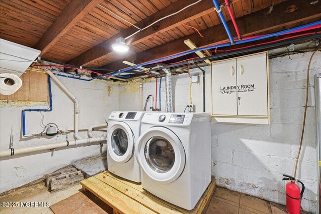 Building Photo - 674 Park Ave