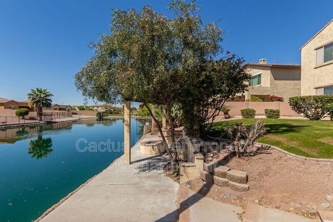 Building Photo - 749 E La Costa Dr