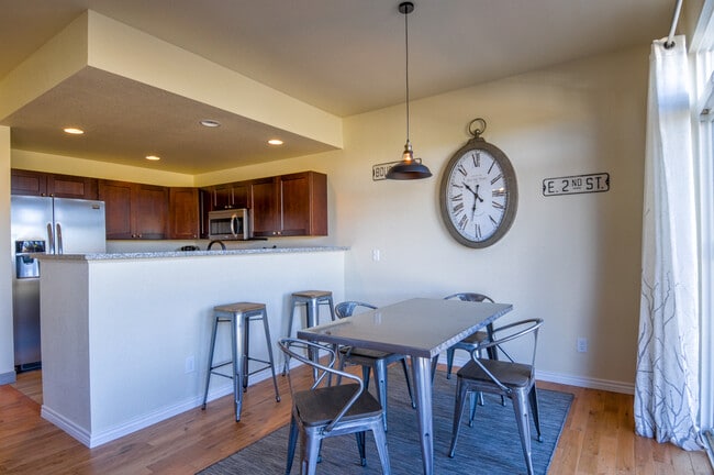 Building Photo - 6544 Range Overlook Heights