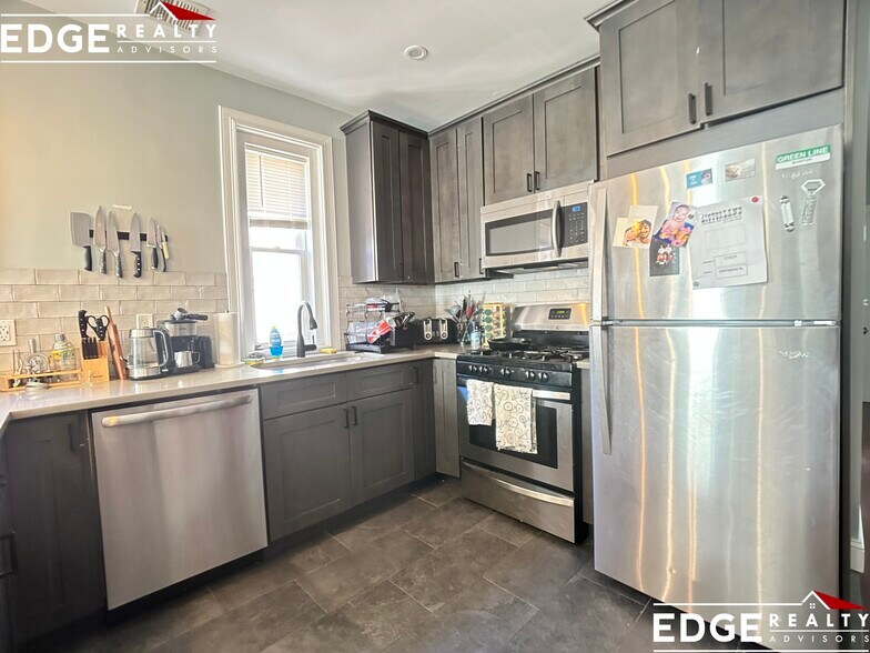 Building Photo - 5 Millmont St