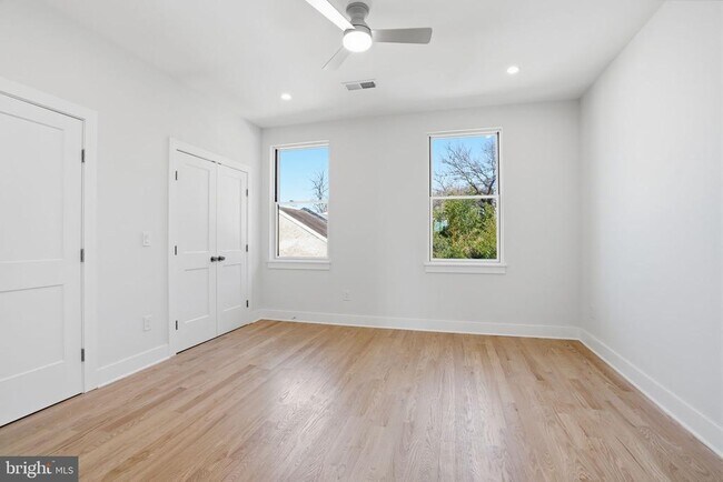 Building Photo - 222 Hermitage St