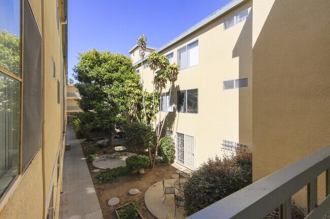 Building Photo - 12500 Culver Blvd
