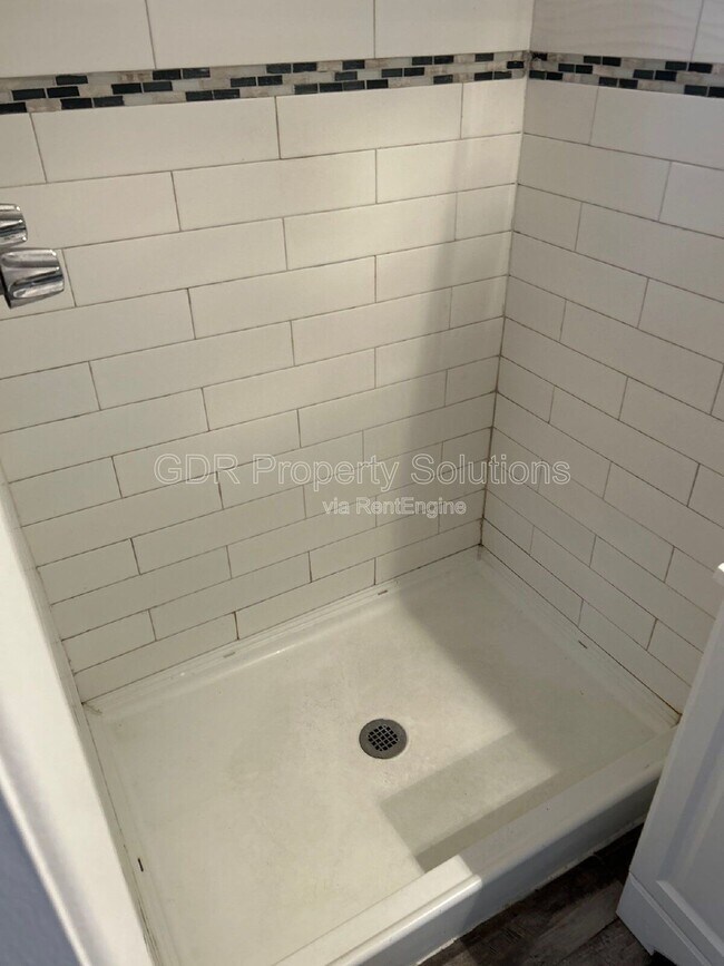 Building Photo - 401 14th St NW