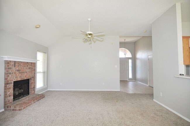 Building Photo - VIEW NOW/COMING SOON - Charming Cul-de-Sac Home in Rockwall with Flexible Floorplan & Spacious Ba...