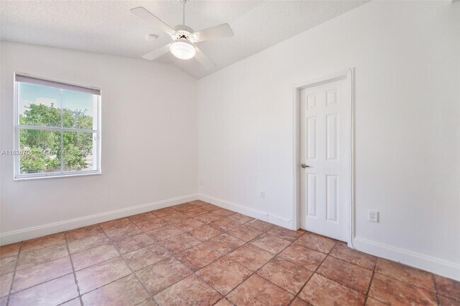 Building Photo - 1551 Seagrape Way
