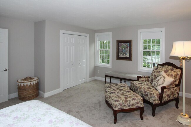 Building Photo - 2 Sanford St