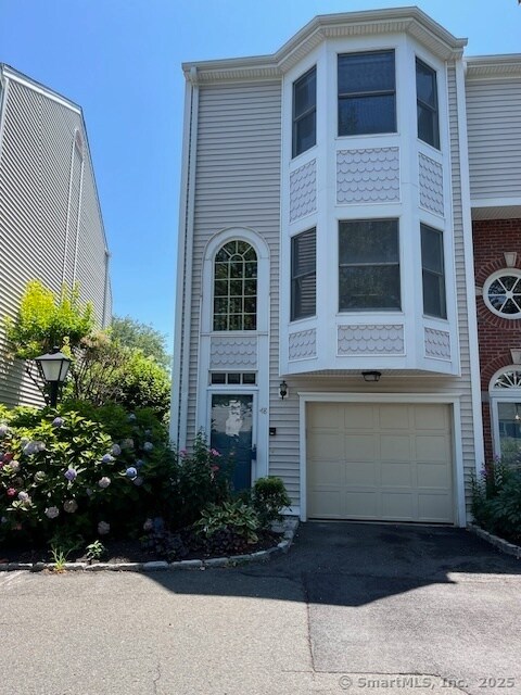 Building Photo - 48 Bywater Ln