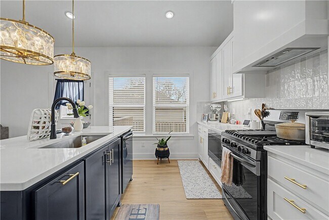 Building Photo - 20 Kentallen Ln