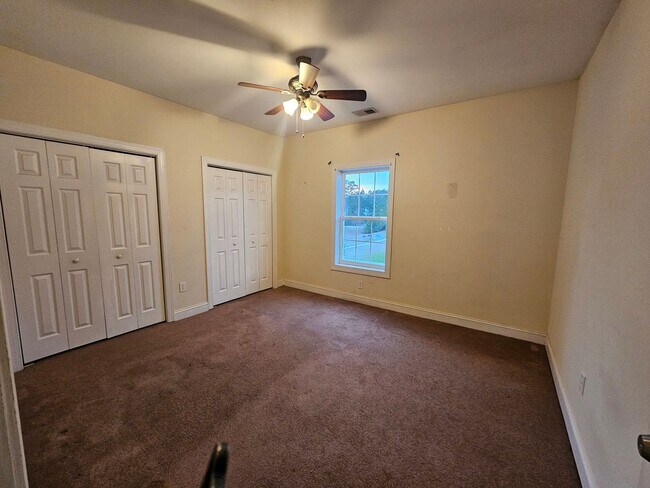 Building Photo - The Gardens @ Cypress Bay - 204