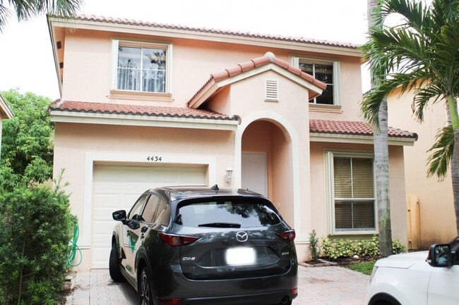 Building Photo - 4434 Lake Lucerne Cir