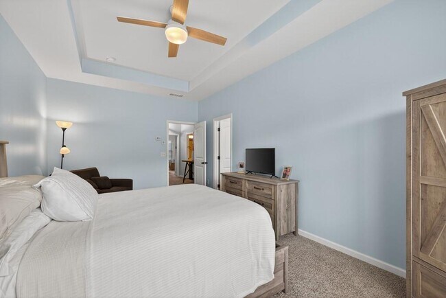 Building Photo - 256 Valley Xing