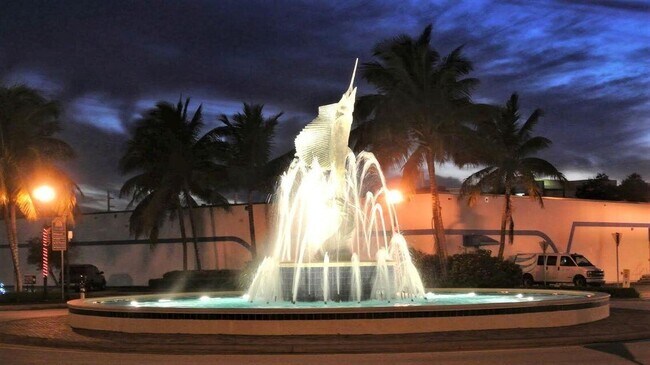 Building Photo - 459 SW Paar Dr