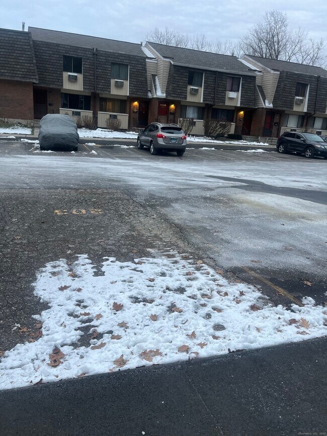 Building Photo - 244 High Path Rd