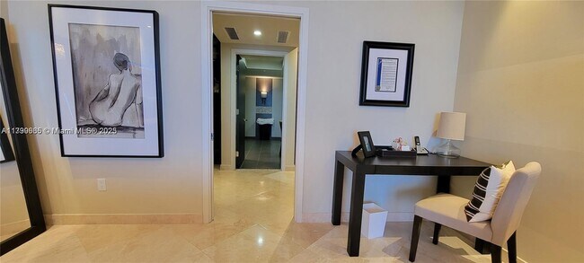 Building Photo - 1331 Brickell Bay Dr