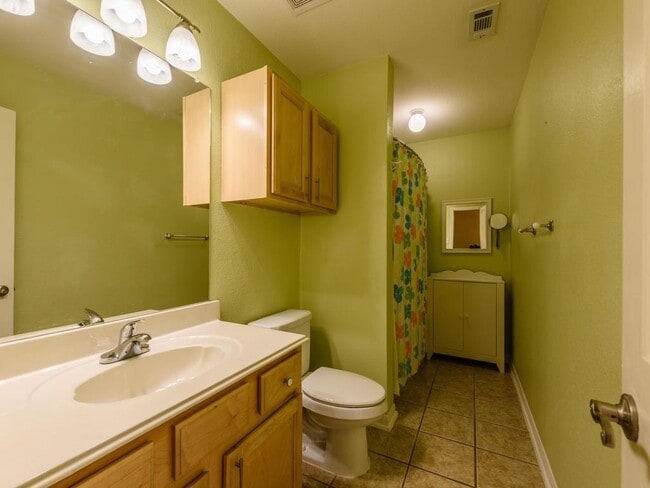 Building Photo - 442 S Lynnwood Trail