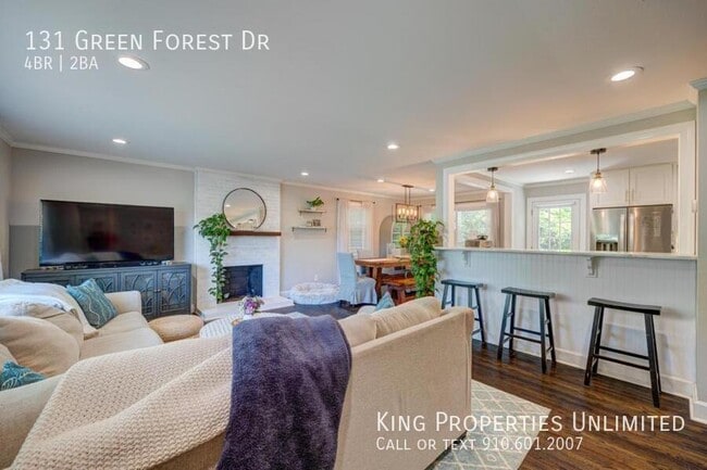 Building Photo - 131 Green Forest Dr