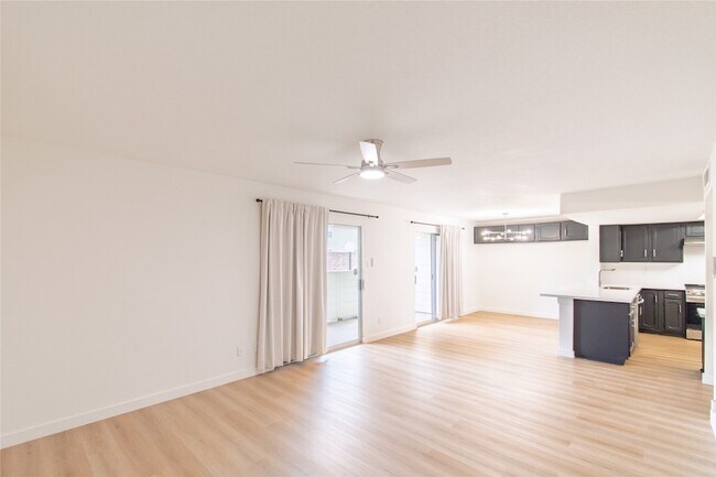 Building Photo - 14555 Wunderlich Dr