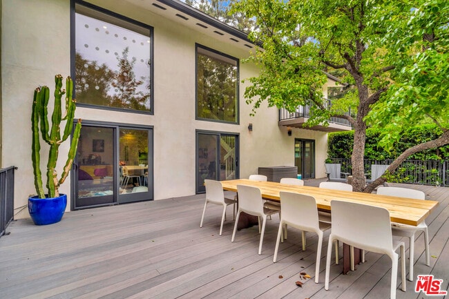 Building Photo - 3906 Alta Mesa Dr