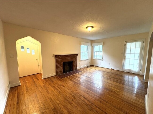 Building Photo - 1391 Enota Ave NE