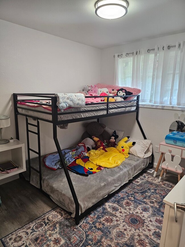 Building Photo - Beautifully Renovated 3 Bed/1 Bath Rambler in Lacey Available 6/01/26! Close to JBLM!!!