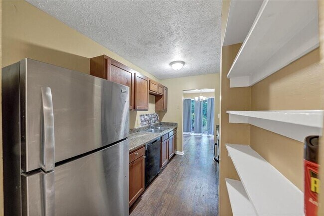 Building Photo - 3575 Oakvale Rd