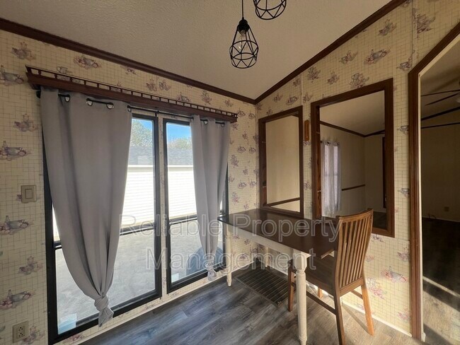 Building Photo - 905 O B J Rd