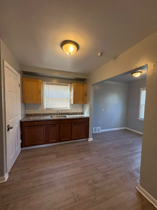 Building Photo - 2669 Electric- 3 BEDS & 2 BATH FOR RENT!