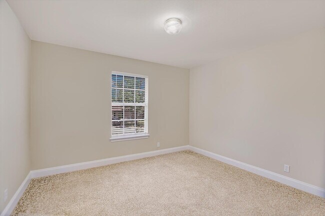 Building Photo - 8111 Hawick Dr