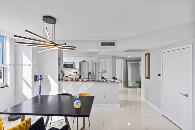 Building Photo - 19501 W Country Club Dr