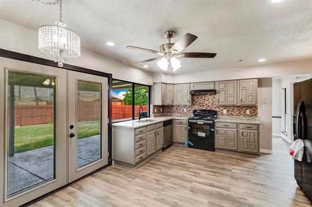 Building Photo - 3002 Rockett Dr