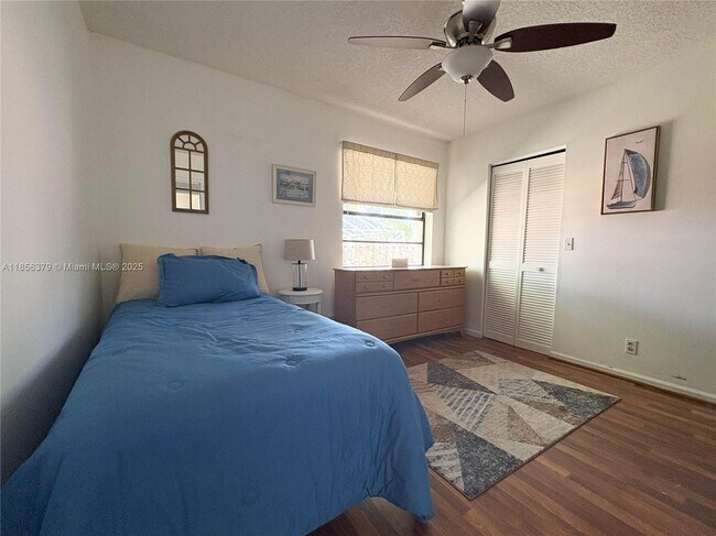 Building Photo - 730 Daffodil Dr